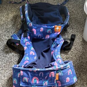 Tula free to grow Carrier - purple/blue and Pink Rainbow Design